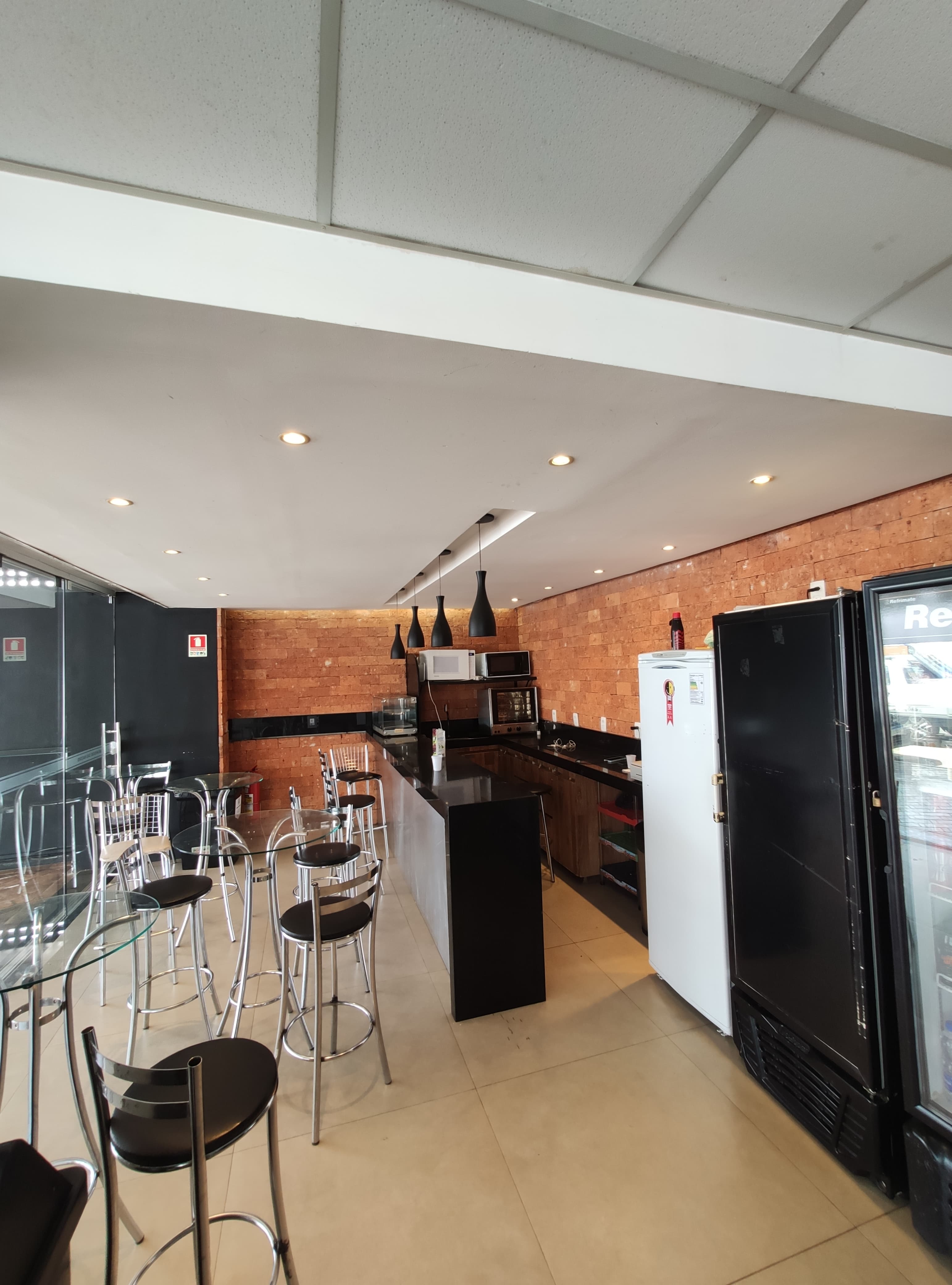 Instalação e manutenção de iluminação